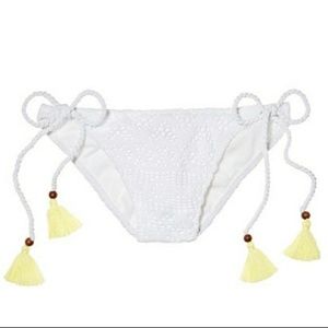 White Crochet VS Bikini Bottoms